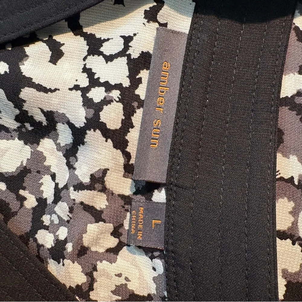 Amber Sun Silk Black, White & Grey Print V-Neck Blouse L - Picture 8 of 9